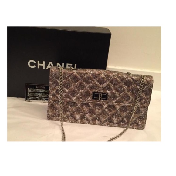 Authentic Chanel 2.55 Reissue Limited Edition Bag - Picture 5 of 8
